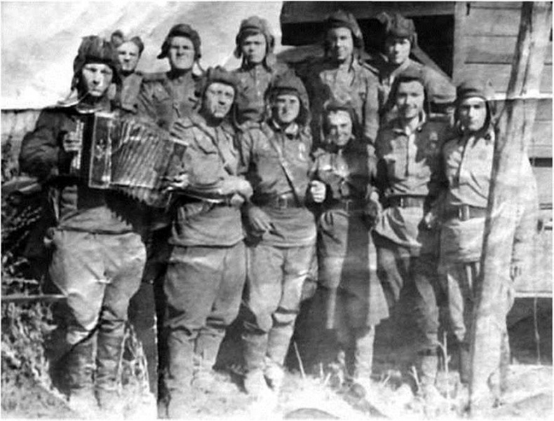 Иллюстрация к книге — Самоходчики  [i_044.jpg]