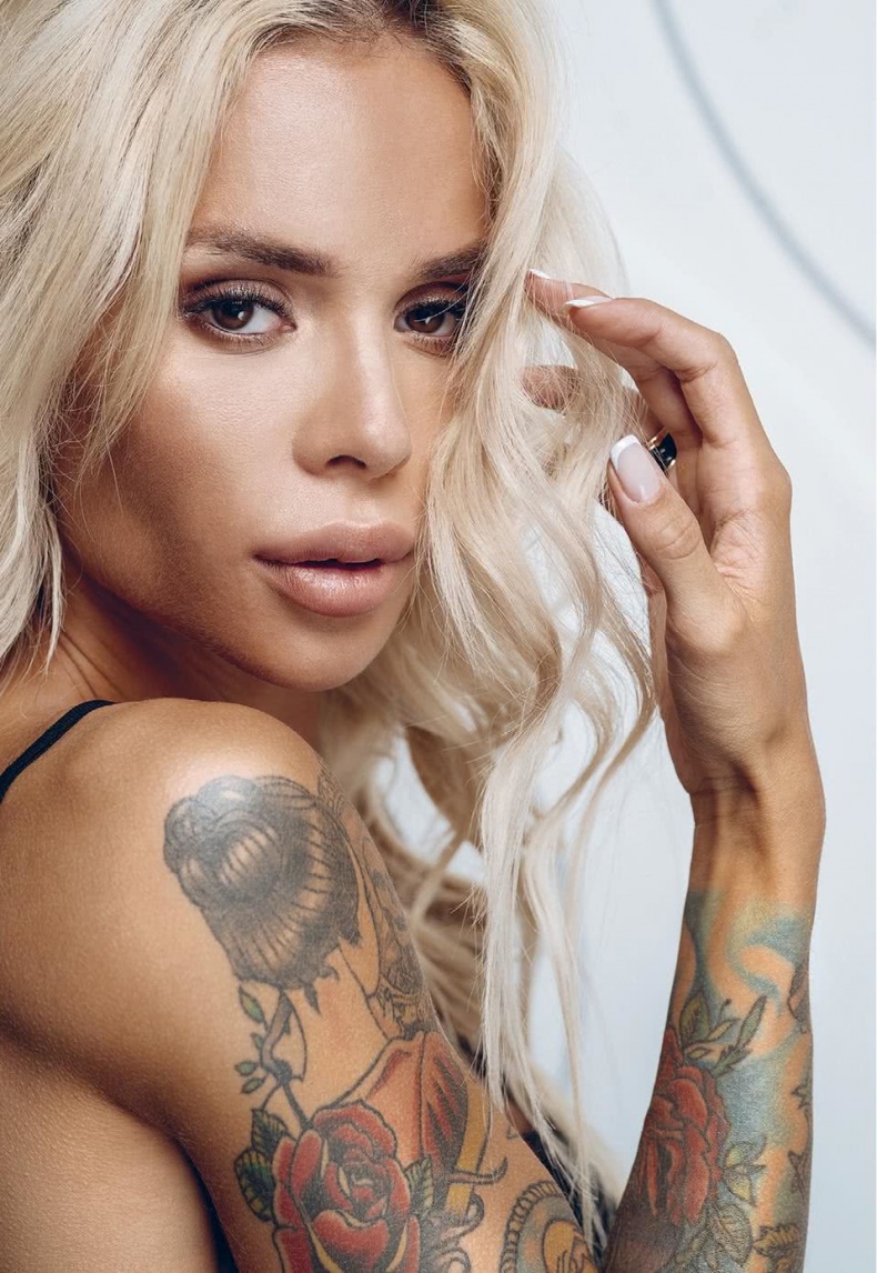 Иллюстрация к книге — Как умеет женщина. Viksi666 [i_001.jpg]