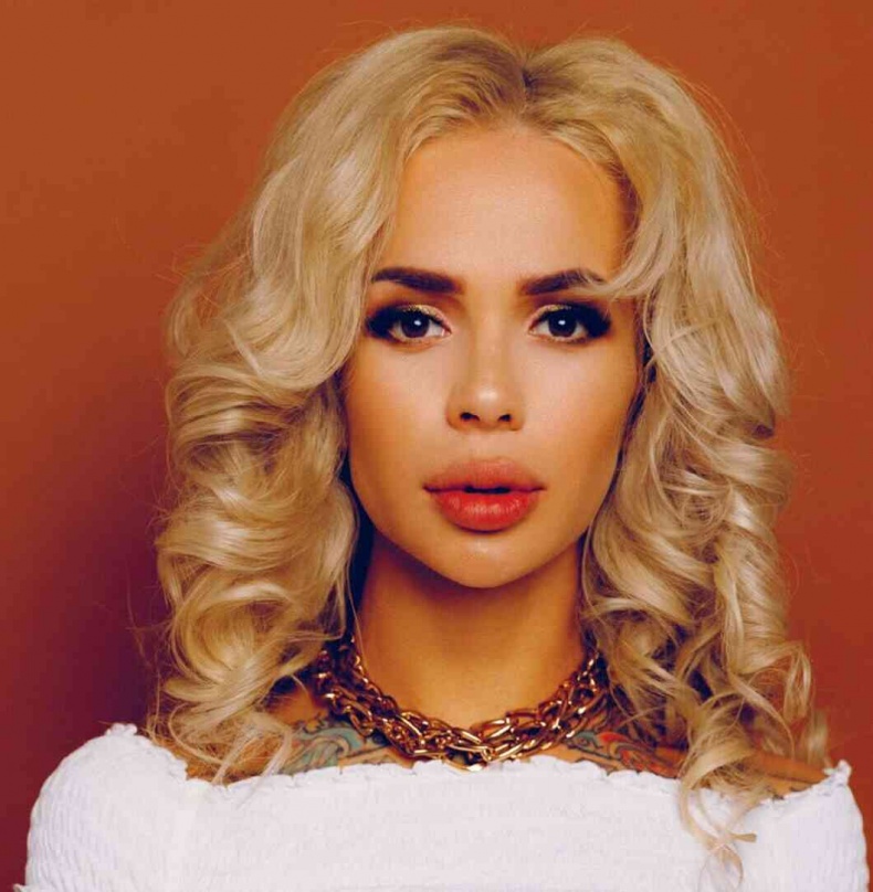 Иллюстрация к книге — Как умеет женщина. Viksi666 [i_028.jpg]