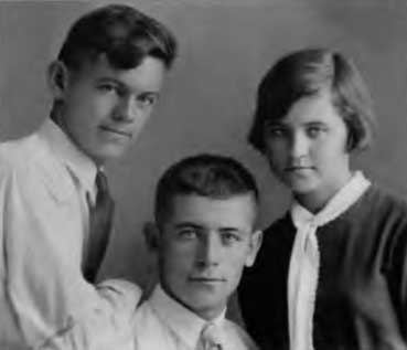 Иллюстрация к книге — Борис Щербина [i_007.jpg]