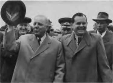 Иллюстрация к книге — Борис Щербина [i_015.jpg]