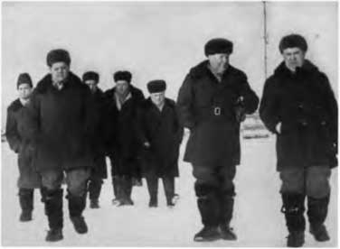 Иллюстрация к книге — Борис Щербина [i_034.jpg]