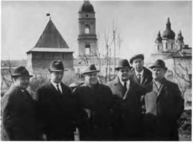 Иллюстрация к книге — Борис Щербина [i_036.jpg]