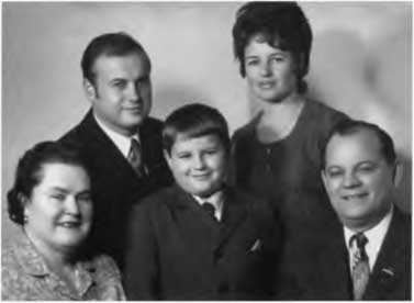 Иллюстрация к книге — Борис Щербина [i_050.jpg]