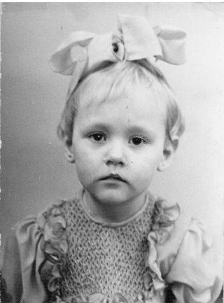 Иллюстрация к книге — Режиссер сказал: одевайся теплее, тут холодно [i_004.jpg]