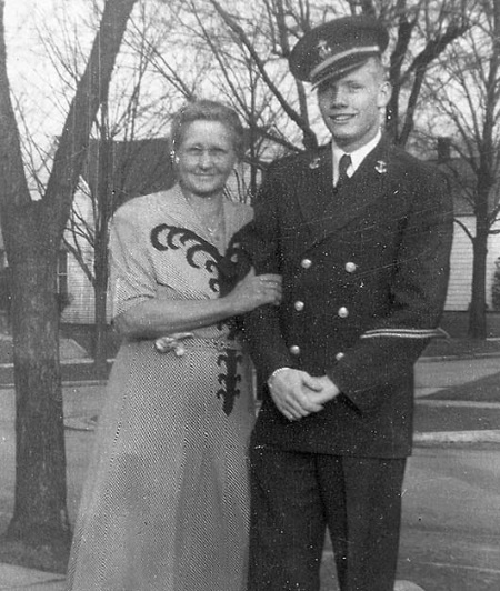 Иллюстрация к книге — Первый человек. Жизнь Нила Армстронга  [i_013.jpg]