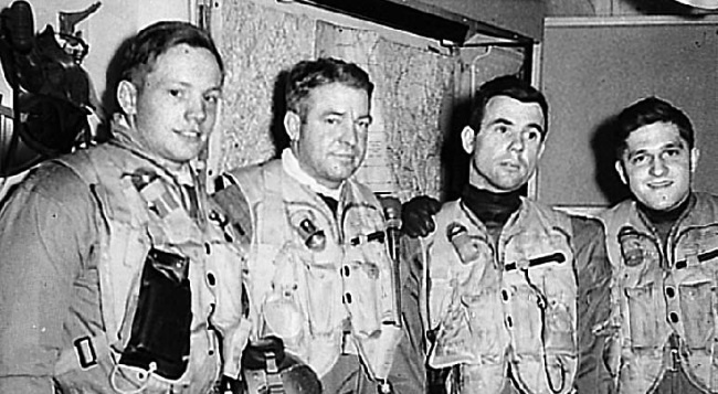 Иллюстрация к книге — Первый человек. Жизнь Нила Армстронга  [i_017.jpg]