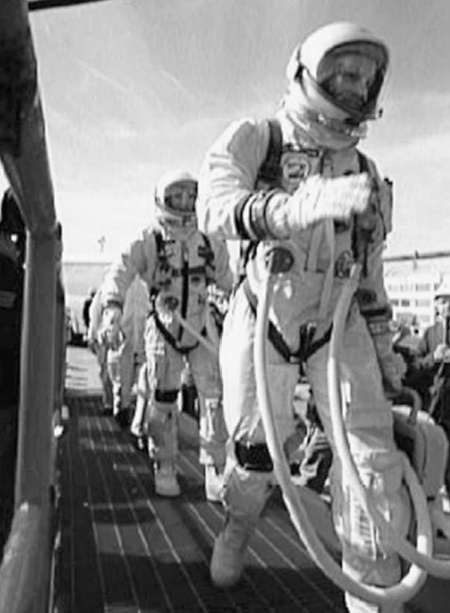 Иллюстрация к книге — Первый человек. Жизнь Нила Армстронга  [i_028.jpg]