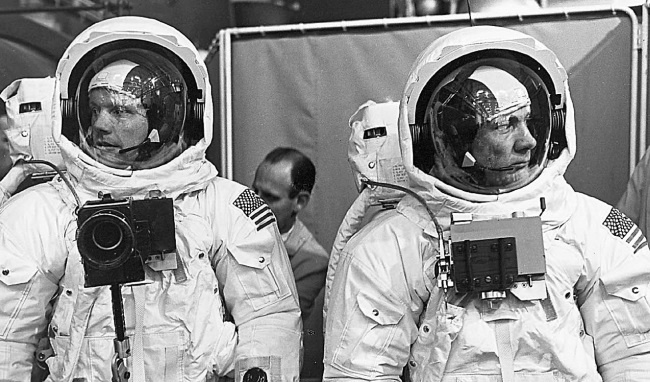 Иллюстрация к книге — Первый человек. Жизнь Нила Армстронга  [i_037.jpg]