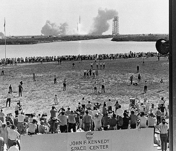 Иллюстрация к книге — Первый человек. Жизнь Нила Армстронга  [i_047.jpg]