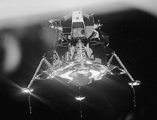 Иллюстрация к книге — Первый человек. Жизнь Нила Армстронга  [i_050.jpg]