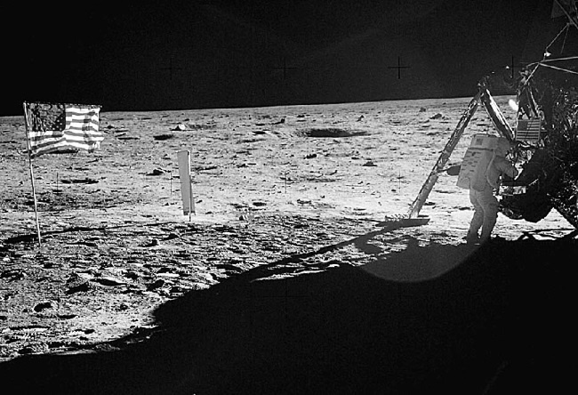 Иллюстрация к книге — Первый человек. Жизнь Нила Армстронга  [i_055.jpg]