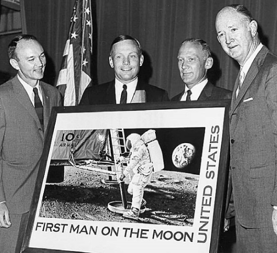 Иллюстрация к книге — Первый человек. Жизнь Нила Армстронга  [i_069.jpg]