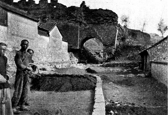 Иллюстрация к книге — Великая Китайская стена [i_020.jpg]