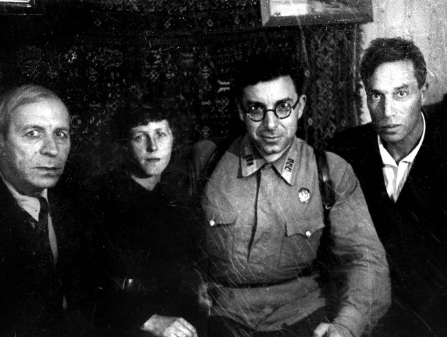 Иллюстрация к книге — Ноев ковчег писателей [i_028.jpg]