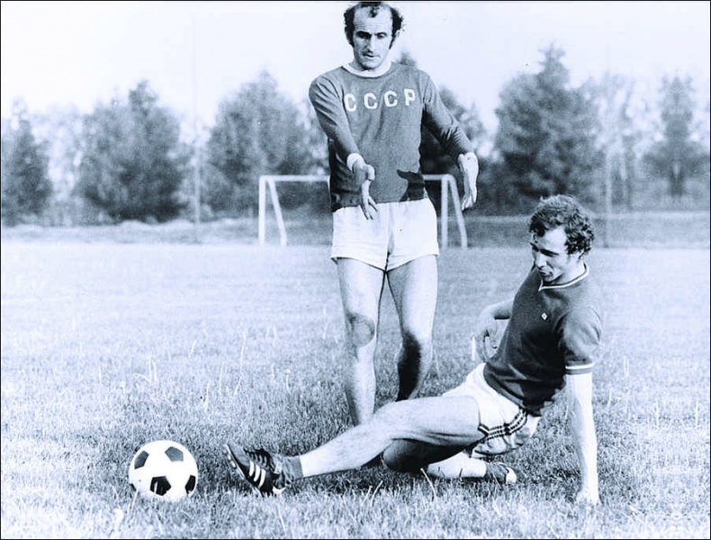 Иллюстрация к книге — Романцев. Правда обо мне и "Спартаке" [i_034.jpg]