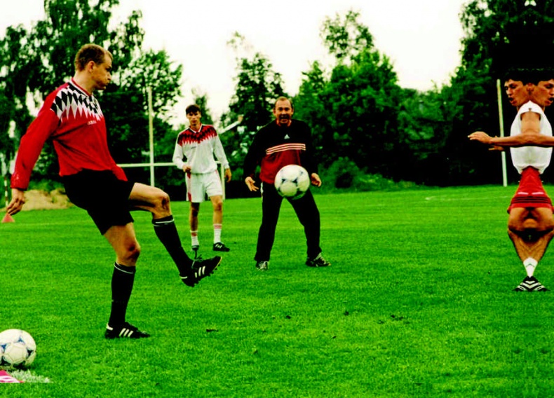 Иллюстрация к книге — Романцев. Правда обо мне и "Спартаке" [i_072.jpg]