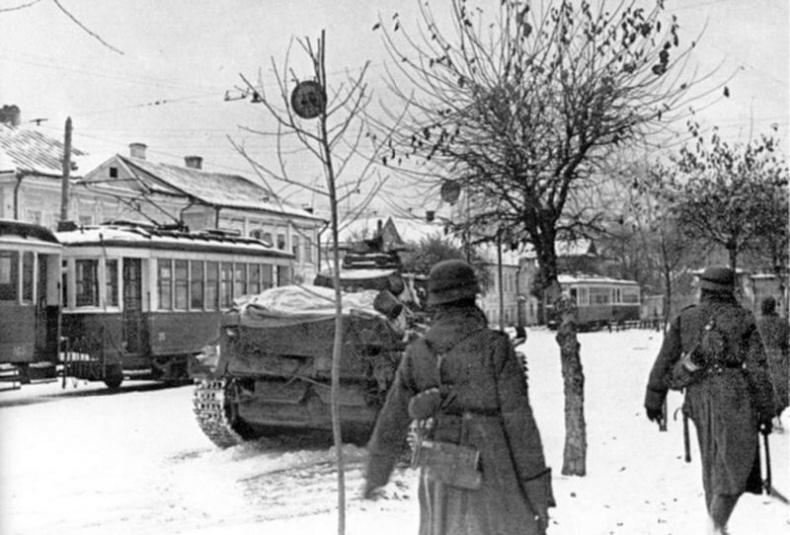 Иллюстрация к книге — Сражение за Калинин. Хроника нетипичной обороны  [i_025.jpg]