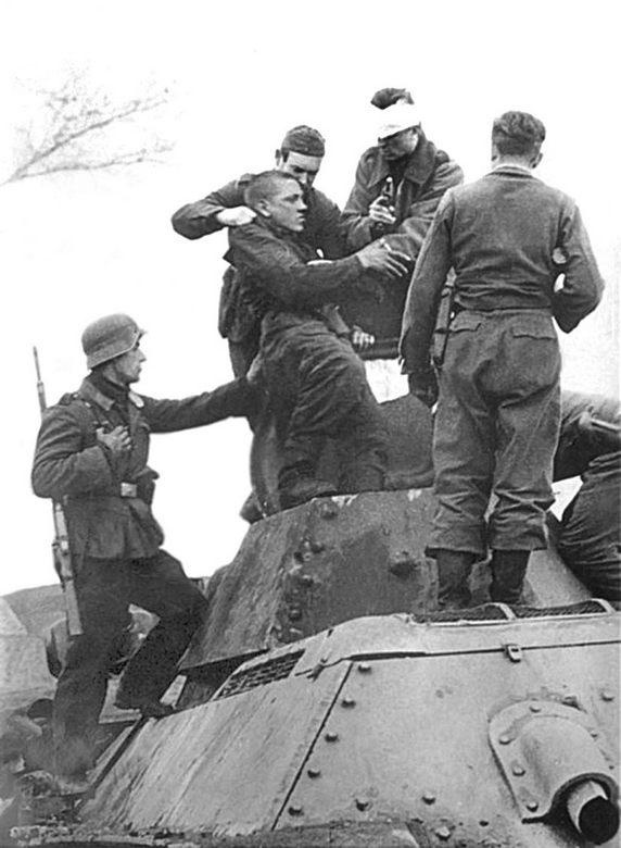 Иллюстрация к книге — Сражение за Калинин. Хроника нетипичной обороны  [i_041.jpg]