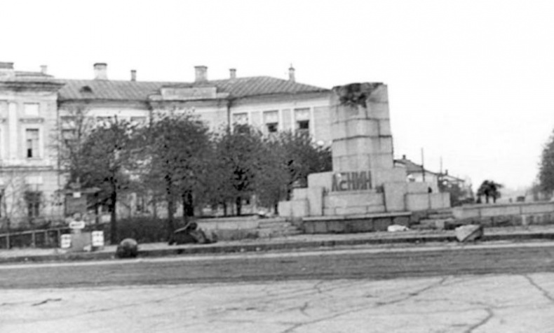 Иллюстрация к книге — Сражение за Калинин. Хроника нетипичной обороны  [i_044.jpg]