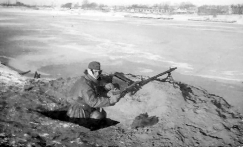 Иллюстрация к книге — Сражение за Калинин. Хроника нетипичной обороны  [i_081.jpg]