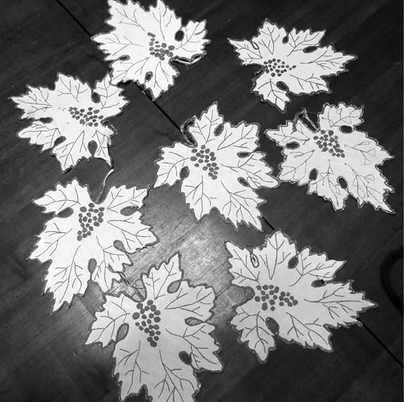 Иллюстрация к книге — Пассажиры колбасного поезда. Этюды к картине быта российского города. 1917-1991 [i_028.jpg]