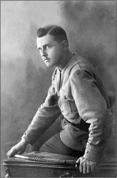 Иллюстрация к книге — Первый бронепоезд. От двинска до Кушки [c1_image007.jpg]