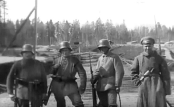 Иллюстрация к книге — Первый бронепоезд. От двинска до Кушки [c1_image010_resz.jpg]