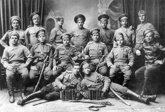 Иллюстрация к книге — Первый бронепоезд. От двинска до Кушки [c1_image026_resz.jpg]