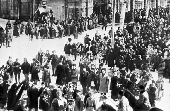 Иллюстрация к книге — Первый бронепоезд. От двинска до Кушки [c1_image046_resz.jpg]