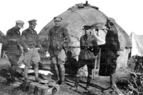 Иллюстрация к книге — Первый бронепоезд. От двинска до Кушки [c1_image055_resz.jpg]