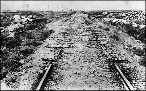 Иллюстрация к книге — Первый бронепоезд. От двинска до Кушки [c1_image065.jpg]