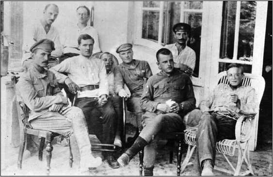 Иллюстрация к книге — Первый бронепоезд. От двинска до Кушки [c1_image066.jpg]