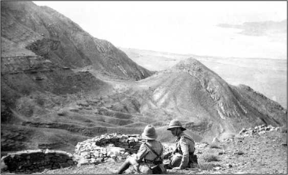 Иллюстрация к книге — Первый бронепоезд. От двинска до Кушки [c1_image071.jpg]