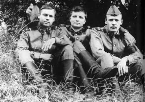 Иллюстрация к книге — Юрий Поляков. Последний советский писатель [i_024.jpg]