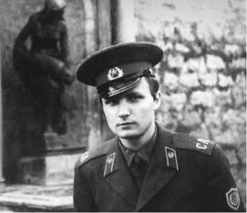 Иллюстрация к книге — Юрий Поляков. Последний советский писатель [i_025.jpg]