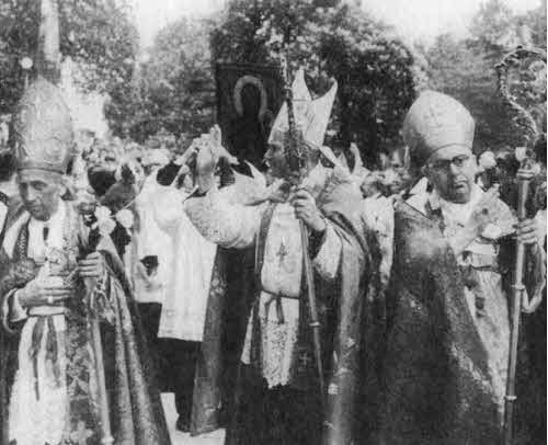 Иллюстрация к книге — Свидетель надежды. Иоанн Павел II. Книга 1 [i_013.jpg]