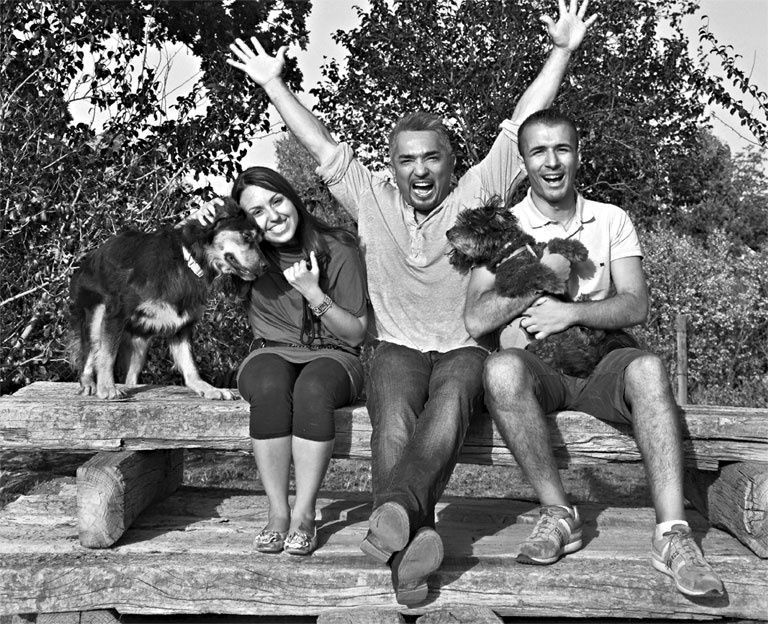 Иллюстрация к книге — «Вожак стаи». Полное руководство по дрессировке и воспитанию собак [i_044.jpg]