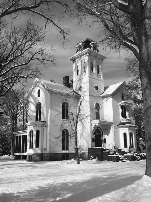 Иллюстрация к книге — Призрак в зеркале [i_018.jpg]