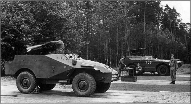 Иллюстрация к книге — Русские бронетранспортеры [i_023.jpg]