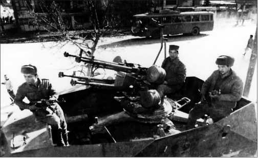 Иллюстрация к книге — Русские бронетранспортеры [i_042.jpg]