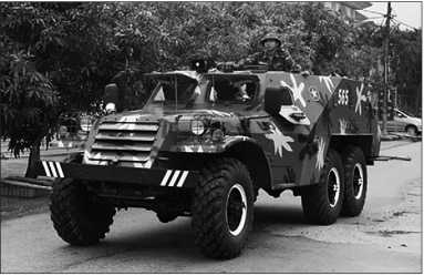 Иллюстрация к книге — Русские бронетранспортеры [i_043.jpg]