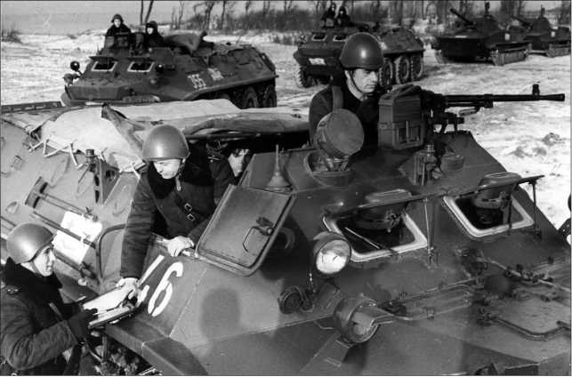 Иллюстрация к книге — Русские бронетранспортеры [i_052.jpg]