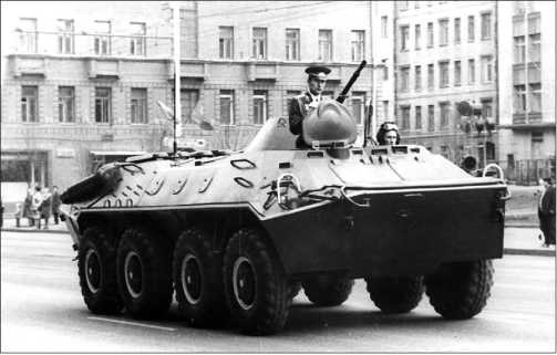 Иллюстрация к книге — Русские бронетранспортеры [i_077.jpg]