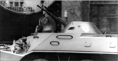 Иллюстрация к книге — Русские бронетранспортеры [i_078.jpg]