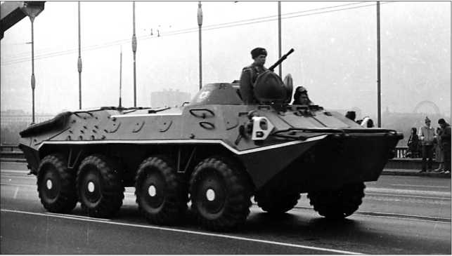 Иллюстрация к книге — Русские бронетранспортеры [i_081.jpg]