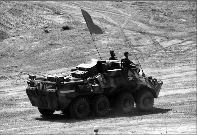 Иллюстрация к книге — Русские бронетранспортеры [i_102.jpg]