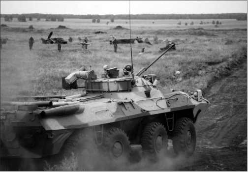 Иллюстрация к книге — Русские бронетранспортеры [i_112.jpg]