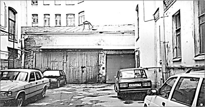 Иллюстрация к книге — Петербургские доходные дома. Очерки из истории быта [i_115.jpg]