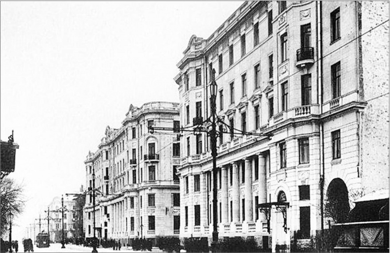 Иллюстрация к книге — Петербургские доходные дома. Очерки из истории быта [i_208.jpg]